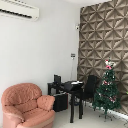Island Hostel Bayan Lepas Airport-2